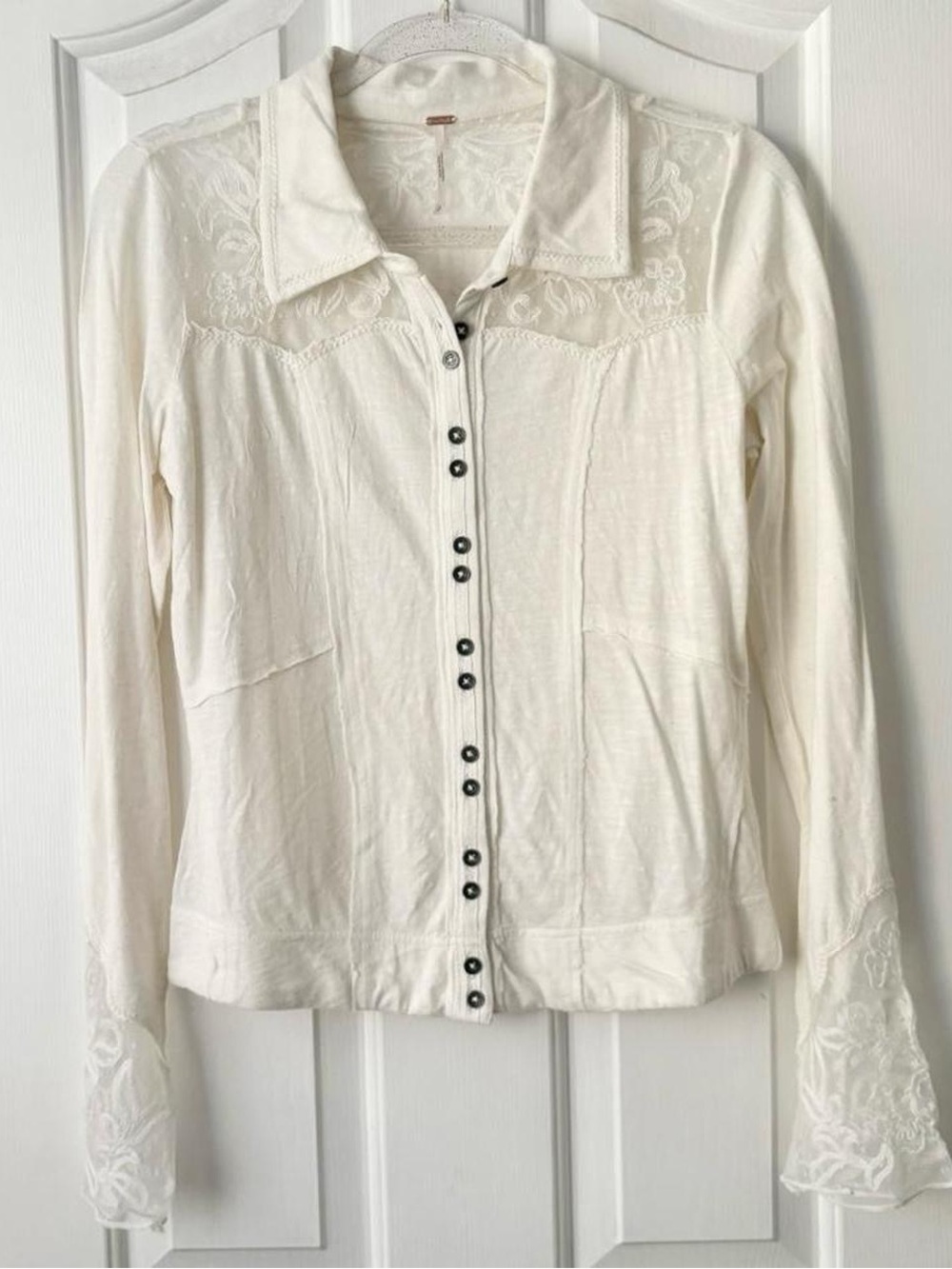 Free People Rosebud Cuff - Picture 4 of 7